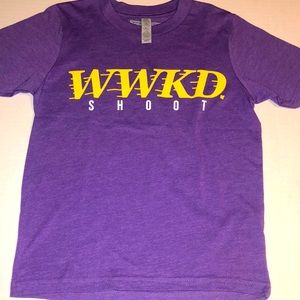 New kids, Lakers T-shirt very soft T-shirt.  Get ready for next year.